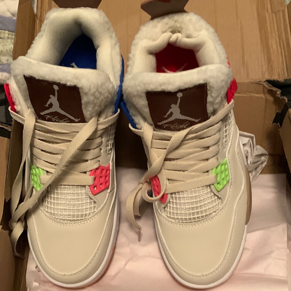 I am selling Size 7y men air Jordan retro